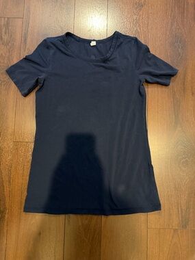 Lululemon true Navy 4 short sleeve shirt top women